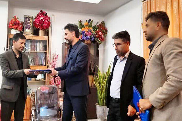 دیدار مدیرکل راه و شهرسازی جنوب کرمان با رئیس دادگستری
منوجان به مناسبت هفته قوه قضاییه