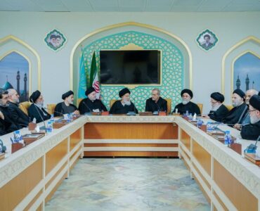 رئیس‌جمهور در مسجد مقدس جمکران با تولیت این آستان دیدار کرد