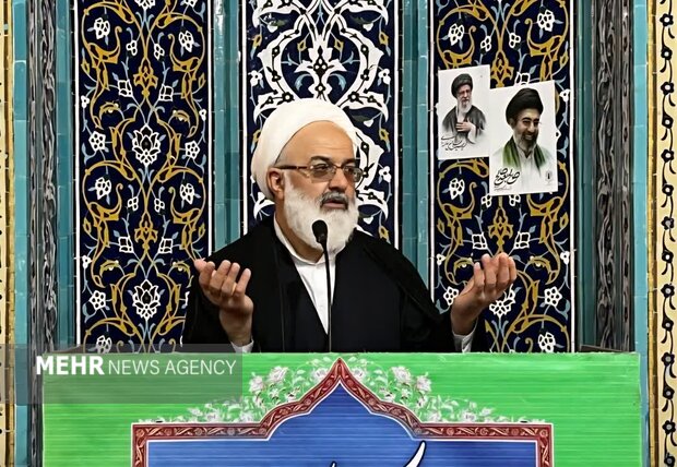 شریفی نیا: ملت ایران سوگوار امام حسین(ع) و خوانخواه رهبر شهید است