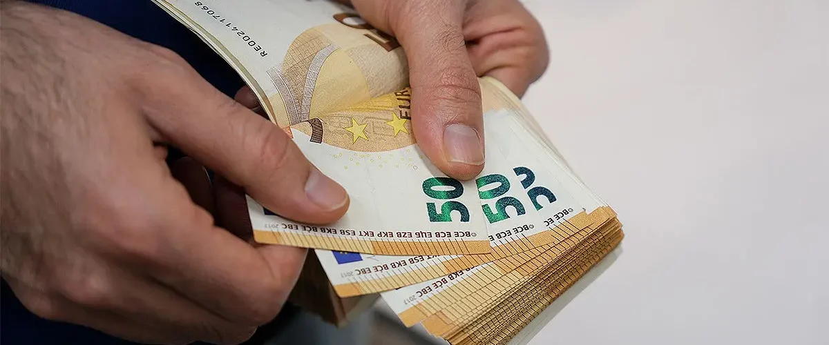 قیمت یورو امروز شنبه 23خرداد 1405/ ریزش شدید قیمت + جدول و جزئیات