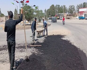 لکه گیری محورهای مواصلاتی گناباد با مصرف بیش از ۳۰۰ تن
آسفالت سرد لکه گیری محورهای مواصلاتی گناباد با مصرف بیش از ۳۰۰ تن
آسفالت سرد