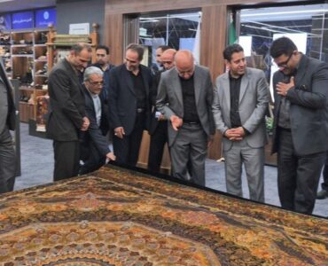 معاون بازرسی کل کشور از نمایشگاه توانمندیهای تولیدی قم بازدید کرد معاون بازرسی کل کشور از نمایشگاه توانمندیهای تولیدی قم بازدید کرد