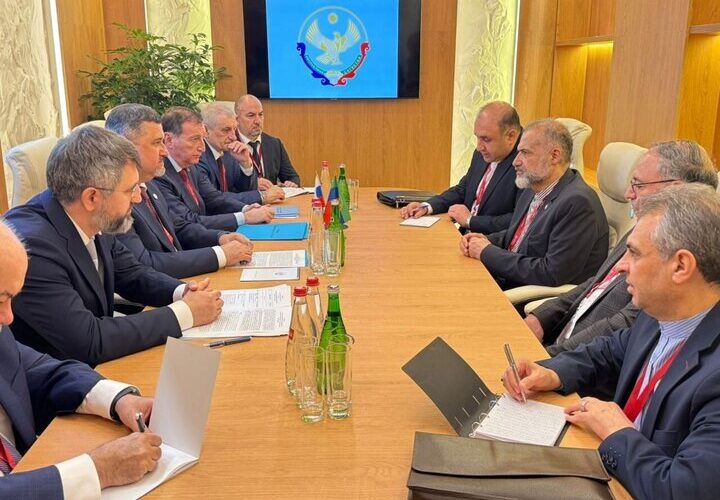 مقاومت ایران در برابر متجاوزان در خور تحسین است