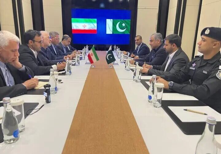 مومنی: تجارت ایران و پاکستان باید به ده میلیارد دلار افزایش یابد