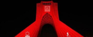 نقش‌ بستن نشان انتقال خون بر قامت برج آزادی