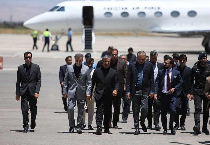 وزیر کشور پاکستان وارد مشهد شد