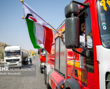 آتشنشانی قم با۶۰۰نیروی عملیاتی در آمادهباش کامل مراسم تشییع رهبرشهید آتشنشانی قم با۶۰۰نیروی عملیاتی در آمادهباش کامل مراسم تشییع رهبرشهید