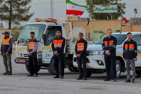 آماده‌باش ۳۰ اکیپ راهداری خراسان جنوبی برای خدمت‌رسانی به
شرکت‌کنندگان مراسم تشییع پیکر مطهر رهبر شهید