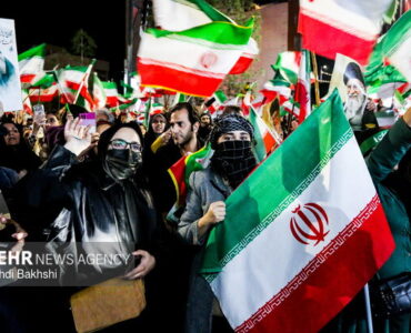 اعلام خونخواهی رهبر شهید از سوی قمیها در آستانه تشییع رهبر شهید در قم اعلام خونخواهی رهبر شهید از سوی قمیها در آستانه تشییع رهبر شهید در قم
