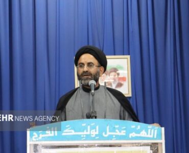 امام جمعه موقت دیر:ظرفیت مدیران بومی در پتروشیمی‌های منطقه استفاده شود