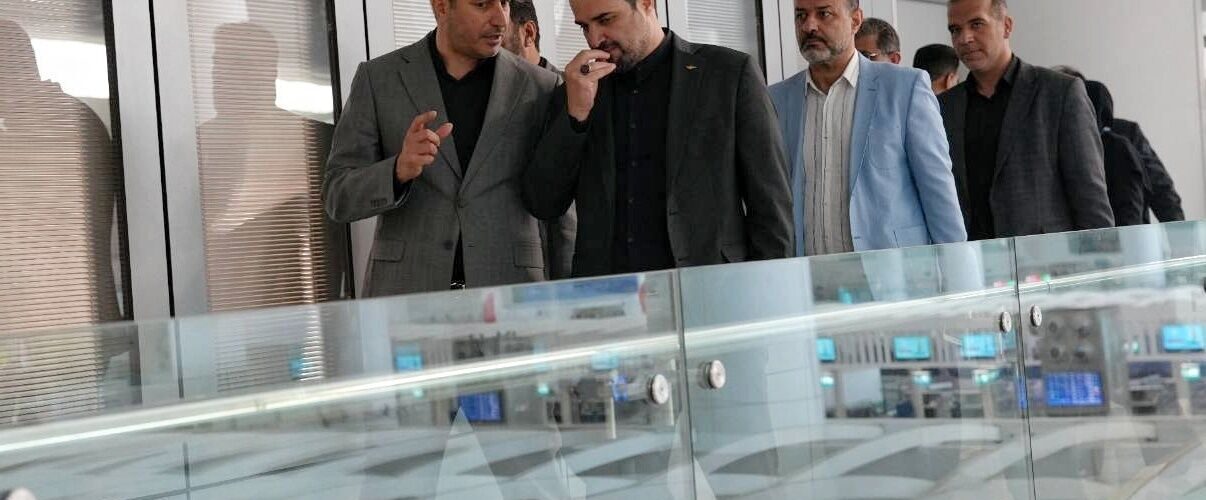 بازدید رئیس سازمان هواپیمایی کشوری از روند اعزام زائران
اربعین در ترمینال سلام