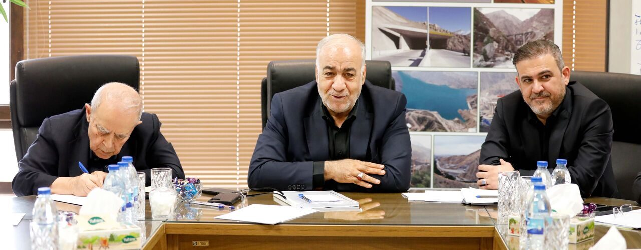 ببینید | نشست مدیرعامل شرکت ساخت و توسعه با سرمایه‌گذاران
آزادراهی کشور