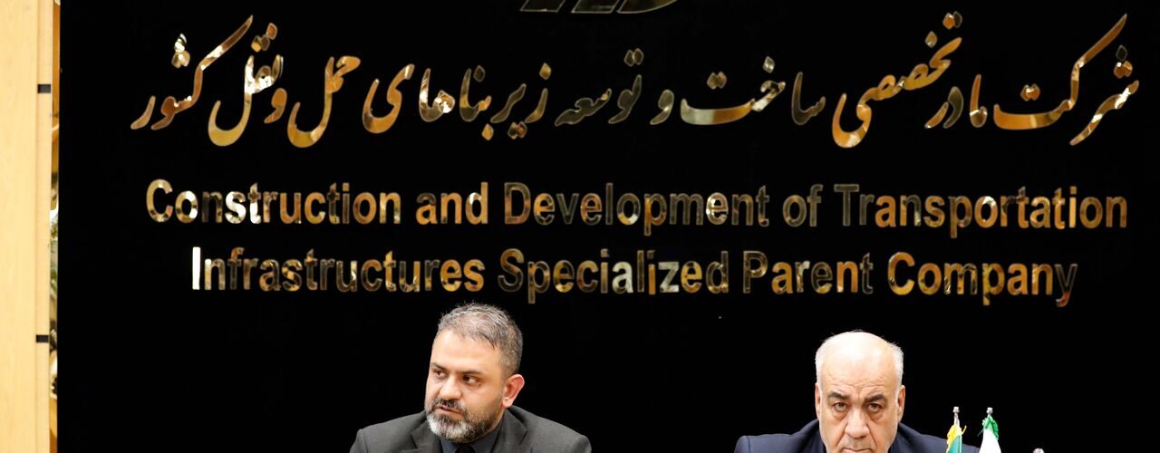 ببینید | نشست مدیرعامل شرکت ساخت و توسعه با رضا جباری،
نماینده مردم لالی، مسجدسلیمان و هفتگل در مجلس شورای اسلامی