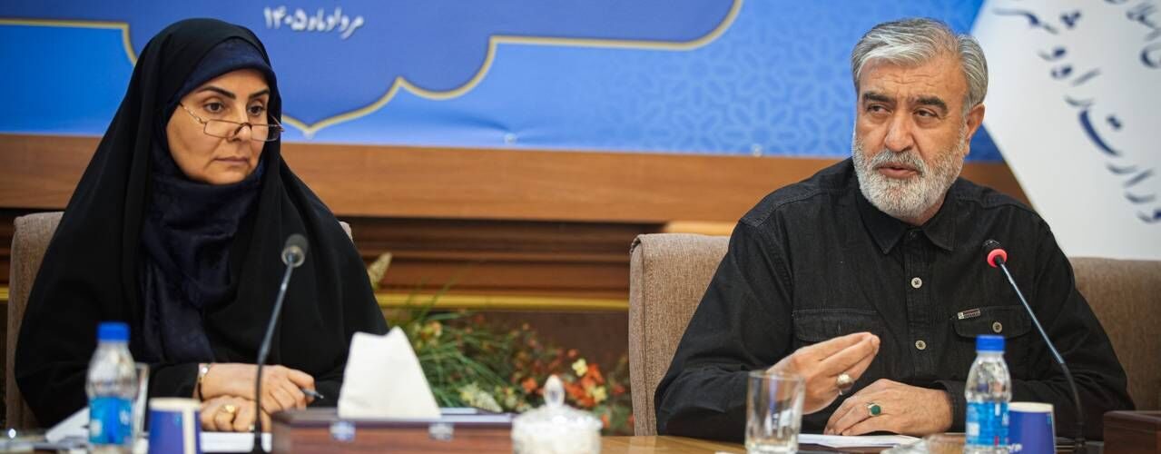 ببینید | نشست وزیر راه وشهرسازی با اعضای کمیسیون امنیت ملی و
سیاست خارجی مجلس شورای اسلامی