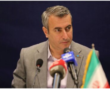 بسیج همه ظرفیتهای شهر فرودگاهی برای خدمت رسانی به مسافران
آیین وداع با رهبر شهید انقلاب بسیج همه ظرفیتهای شهر فرودگاهی برای خدمت رسانی به مسافران
آیین وداع با رهبر شهید انقلاب