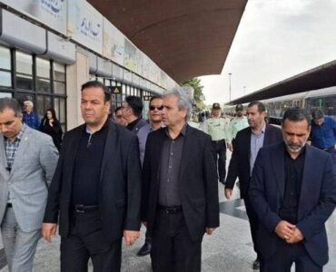 تمهیدات راهآهن برای میزبانی از زائران مراسم تشییع رهبر شهید
در مشهد بررسی شد تمهیدات راهآهن برای میزبانی از زائران مراسم تشییع رهبر شهید
در مشهد بررسی شد
