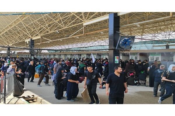 ثبت تردد یک میلیون و ۸۰۰ هزار زائر حسینی از مرزهای اربعینی
کشور