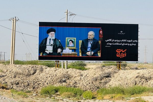 جاده‌های بوشهر مزین به تمثال آقای شهید ایران شد