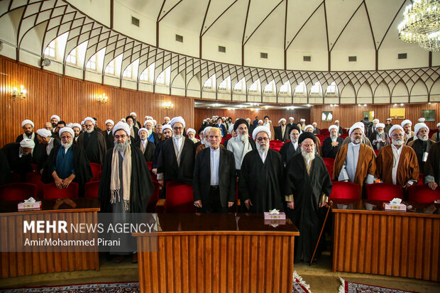 جامعه مدرسین: امام شهید ما امروز زنده‌تر و پویاتر از همیشه است