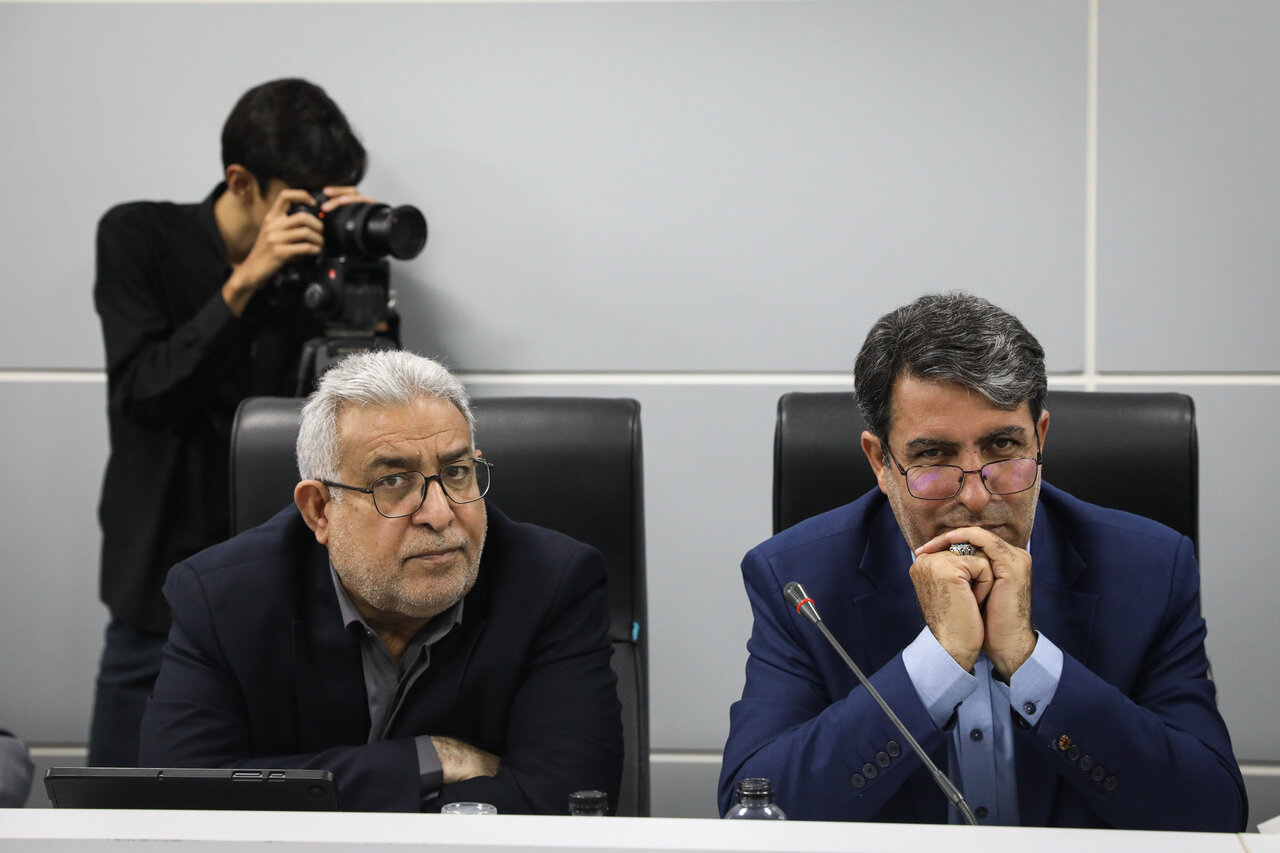منادی: اکثریت نمایندگان با اخذ تعهدات مشروط از پاسخ‌های وزیر آموزش و پرورش قانع شدند/ حاجی بابایی: اداره صندوق ذخیره فرهنگیان با شیوه‌های گذشته امکان‌پذیر نیست