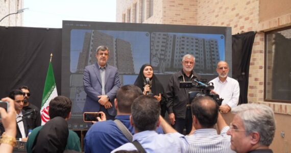 جشن خانهدار شدن ۵۷۵۸ متقاضی یزدی در سفر وزیر راه و
شهرسازی جشن خانهدار شدن ۵۷۵۸ متقاضی یزدی در سفر وزیر راه و
شهرسازی