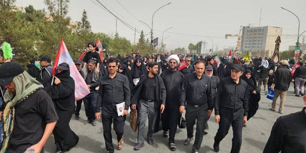 حضور مدیرعامل شرکت عمران شهرهای جدید در مراسم تشییع پیکر
رهبر شهید انقلاب