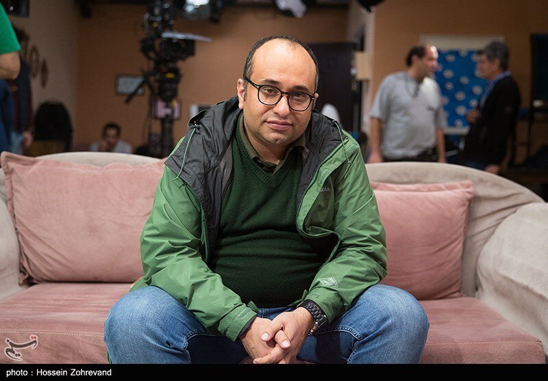 سرطان از کار دورم کرد، تئاتر مرا به زندگی برگرداند/افشین هاشمی مرا از بستر بیماری بلند کرد/ هنرمندانمان را به خاطر تفاوت دیدگاه‌ها از دست دادیم