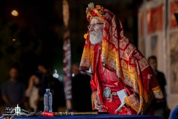 شبی که داود فتحعلیبیگی یزیدِ «بازار شام» شد/ تابلوهای تمامشده نقاشان و خطاطان روی دیوار رفت شبی که داود فتحعلیبیگی یزیدِ «بازار شام» شد/ تابلوهای تمامشده نقاشان و خطاطان روی دیوار رفت