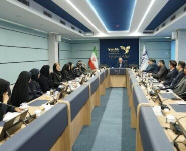 مدیرعامل "هما" بر تداوم حمایت از خانوادههای شهدا تأکید
کرد مدیرعامل "هما" بر تداوم حمایت از خانوادههای شهدا تأکید
کرد