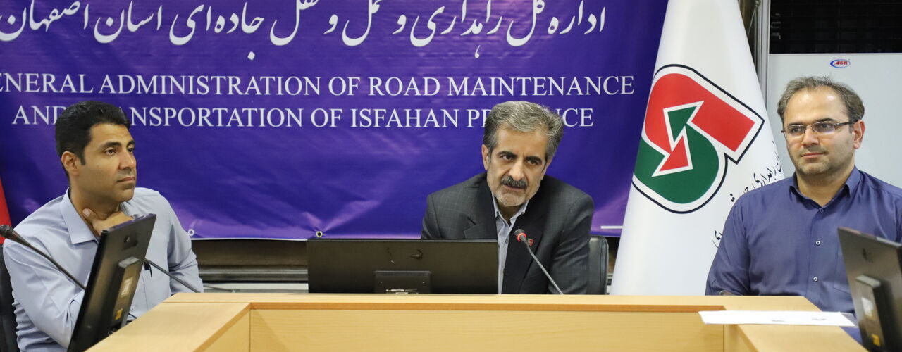 ناوگان مسافری استان اصفهان برای تشییع رهبر شهید انقلاب بسیج
می‌شود