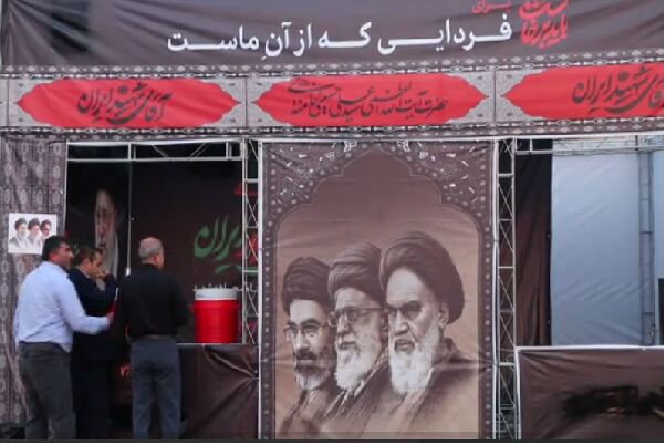 ویدئو| خدمت‌رسانی به زائران در آزادراه ساوه -تهران در موکب
توسط راهداران استان مرکزی
