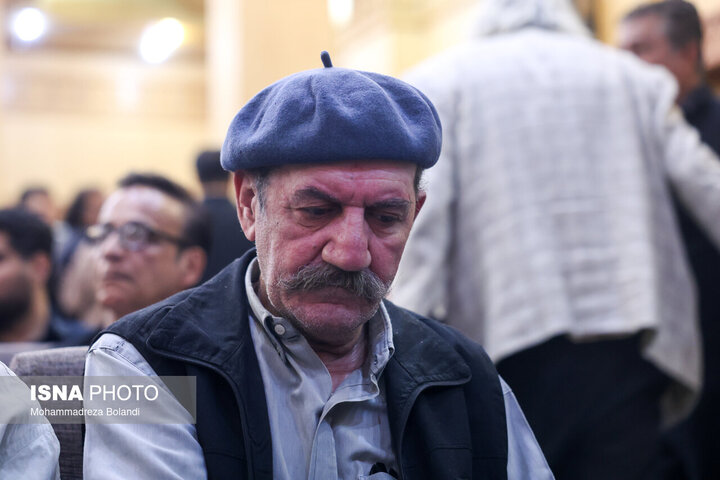 چهرههای سینما، ورزش و هنر در یادبود اکبر عبدی/ از علی دایی و فردوسیپور تا پرستویی و جبلی از آوازخوانی اصفهانی تا سخنرانی جبلی، طهماسب، پرستویی و داودی