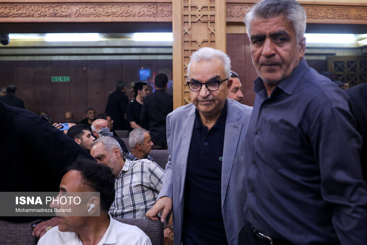 چهرههای سینما، ورزش و هنر در یادبود اکبر عبدی/ از علی دایی و فردوسیپور تا پرستویی و جبلی از آوازخوانی اصفهانی تا سخنرانی جبلی، طهماسب، پرستویی و داودی
