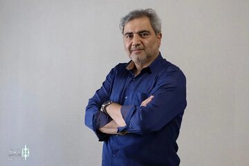 گردهمایی عزاداران در تئاتر شهر/ هنرمندان با ادای احترام در تشییع مشارکت کردند گردهمایی عزاداران در تئاتر شهر/ هنرمندان با ادای احترام در تشییع مشارکت کردند