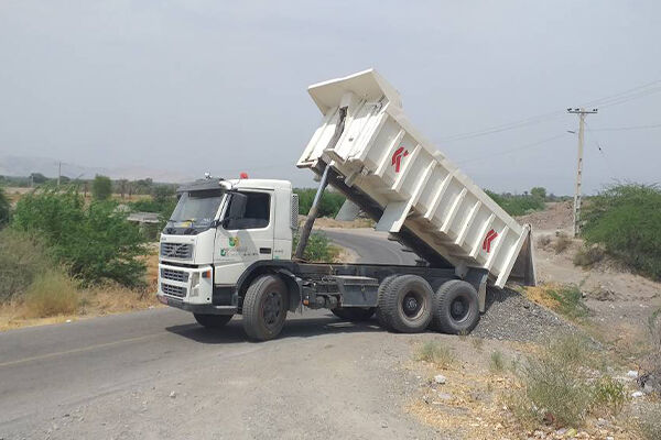 اجرای عملیات راهداری برای ارتقای ایمنی محورهای کوهرنگ در
استان چهارمحال و بختیاری