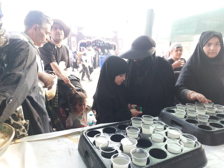از یزد تا کربلا؛ تجلی همدلی موکبداران در مسیر خدمت به زائران اربعین از یزد تا کربلا؛ تجلی همدلی موکبداران در مسیر خدمت به زائران اربعین