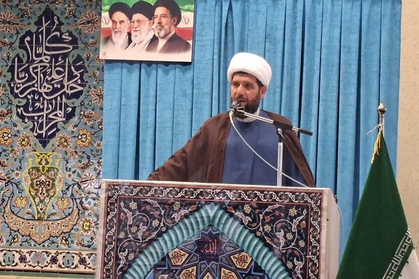 امام جمعه تاکستان: مقاومت، اراده ملت ایران را بر دشمن تحمیل کرد