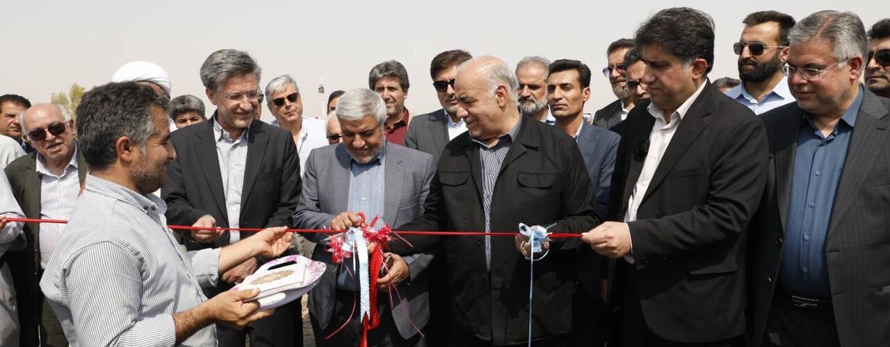 ببینید| افتتاح ۱۲.۵ کیلومتر دیگر از محور رامهرمز-بهبهان با
حضور مدیرعامل شرکت ساخت و توسعه