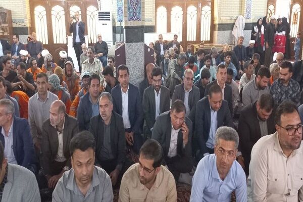 ببینید| شرکت مدیر کل و کارکنان بسیجی اداره کل راه و شهرسازی
سیستان وبلوچستان در مراسم چهلم رهبر شهید انقلاب در مسجد جامع
زاهدان