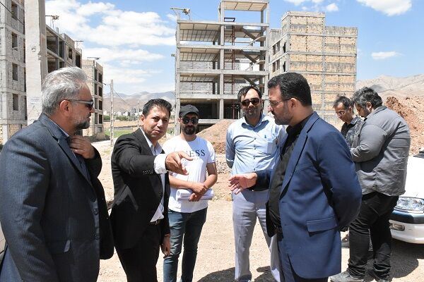 ببینید |نظارت میدانی مدیرکل راه و شهرسازی استان سمنان بر
پروژه های مسکونی و راهسازی شهرستان مهدیشهر