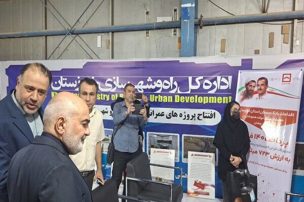برپایی میز خدمت برای پاسخگویی به شهروندان خوزستانی در غرفه
راه و شهرسازی