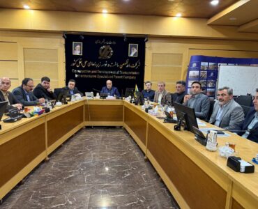 تأکید معاون وزیر راه بر تسریع اجرای محور ارتباطی
قزوین–رحیمآباد–کلاچای تأکید معاون وزیر راه بر تسریع اجرای محور ارتباطی
قزوین–رحیمآباد–کلاچای