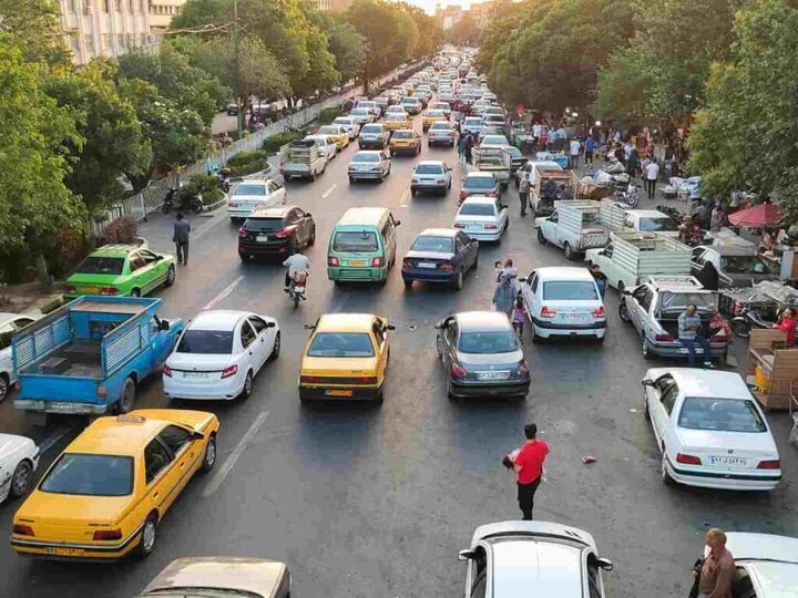 تبریز و کابوس ترافیک؛ راه شهر از میان خودروها می‌گذرد