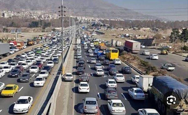ترافیک در خروجی‌های مشهد سنگین و متراکم است| بازگشت بیش از
۱۶۰ هزار زائر با ناوگان عمومی از مشهد