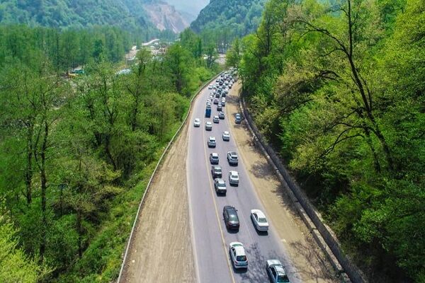ترافیک سنگین در محورهای چالوس، هراز و آزادراه
تهران-شمال
