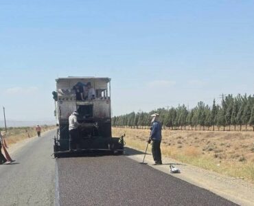 توسعه و بهسازی راه روستای رودک بوئین‌زهرا با اجرای آسفالت
حفاظتی