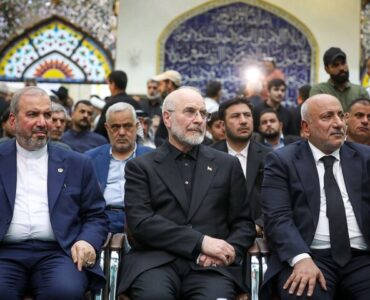 حضور قالیباف در مراسم چهلمین روز تدفین آقای شهید ایران در کربلا حضور قالیباف در مراسم چهلمین روز تدفین آقای شهید ایران در کربلا