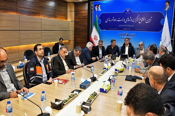 حضور مدیرکل راهداری و حمل‌ونقل جاده‌ای مازندران در آئین
افتتاح متمرکز پروژه‌های وزارت راه و شهرسازی