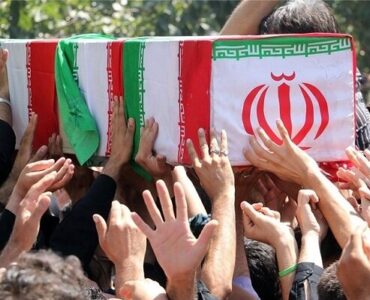 خاموشی: مادر شهید شمشادیان برای خلبانان جوان هوانیروز مادری دلسوز بود خاموشی: مادر شهید شمشادیان برای خلبانان جوان هوانیروز مادری دلسوز بود