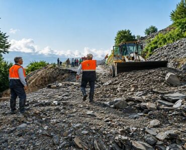خسارت 700 میلیارد ریالی سیلاب در محورهای مازندران/ آغاز
عملیات احیای محور آغوزدره–بارکلای گلوگاه خسارت 700 میلیارد ریالی سیلاب در محورهای مازندران/ آغاز
عملیات احیای محور آغوزدره–بارکلای گلوگاه